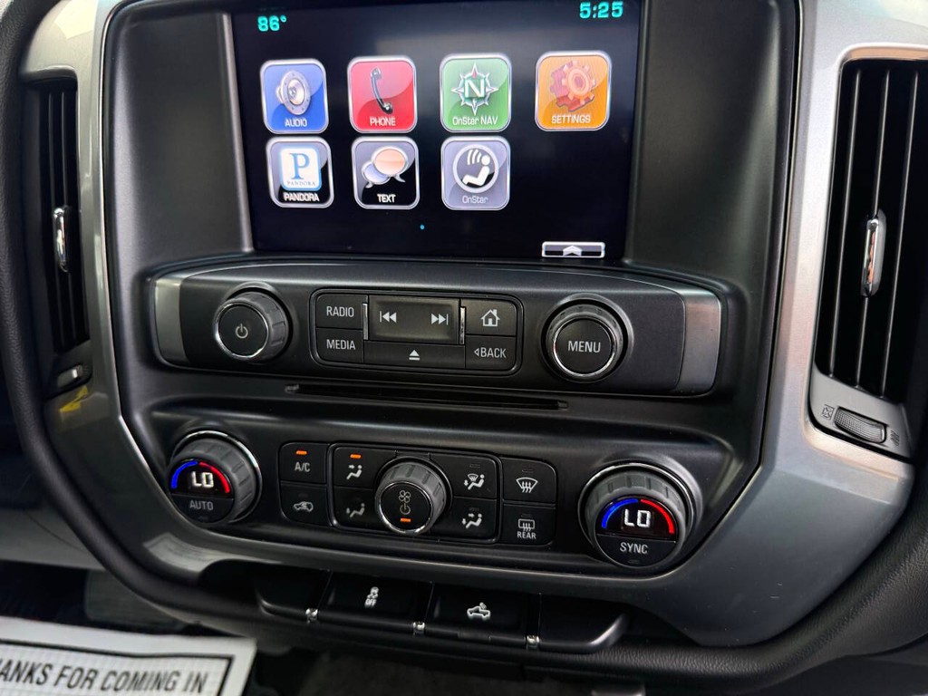 Chevrolet Silverado 1500 Vehicle Full-screen Gallery Image 25