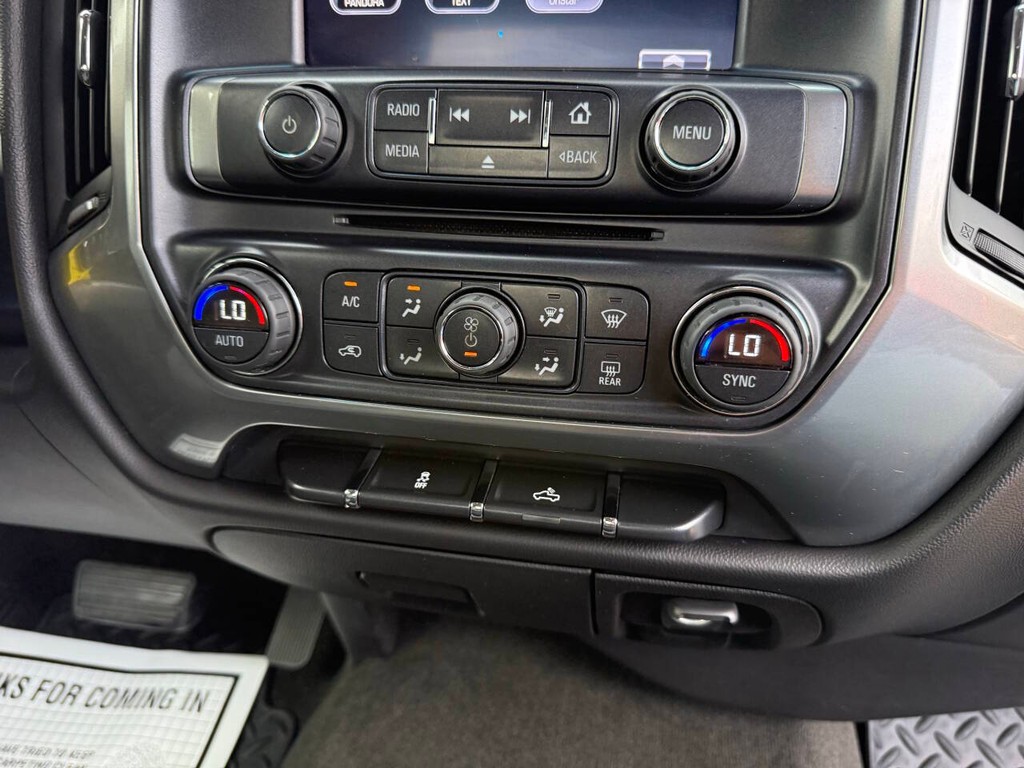 Chevrolet Silverado 1500 Vehicle Full-screen Gallery Image 26