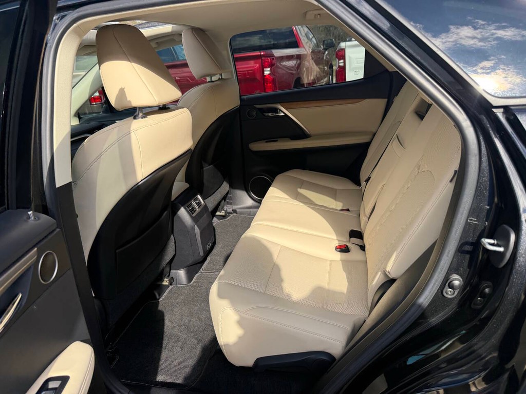 Lexus RX Vehicle Full-screen Gallery Image 13