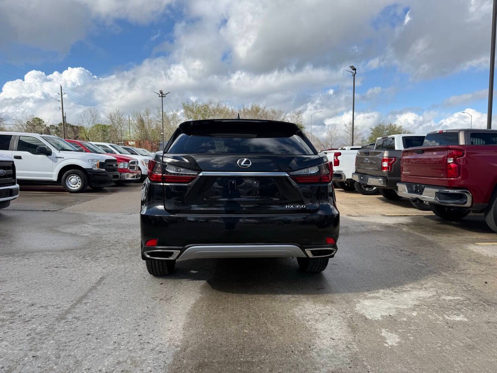 Lexus RX Vehicle Full-screen Gallery Image 38