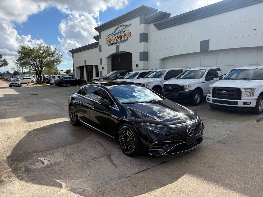 Mercedes-Benz EQS Vehicle Full-screen Gallery Image 02