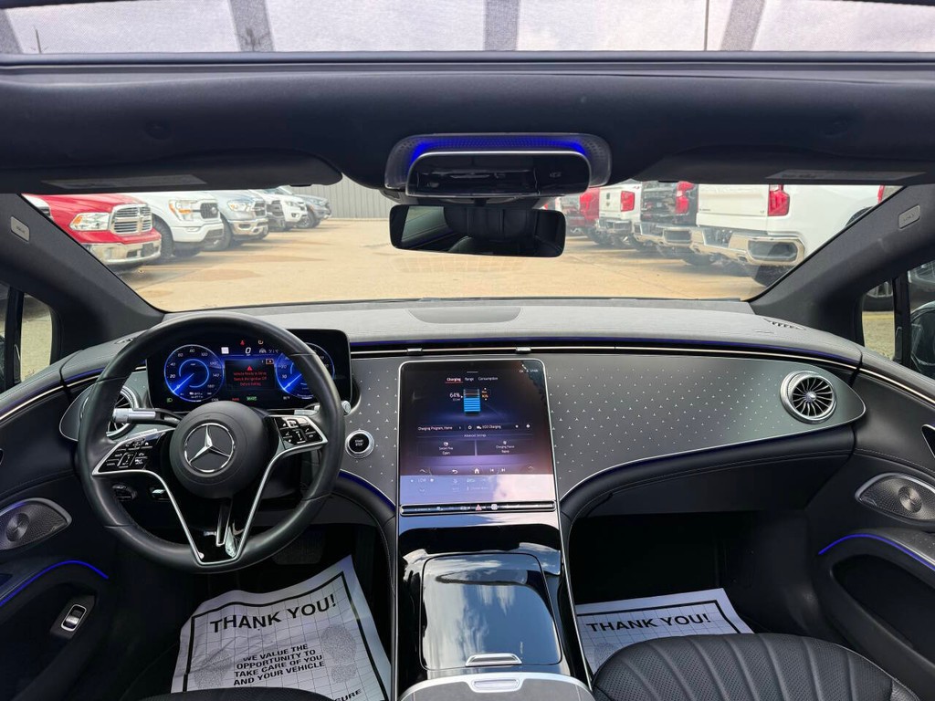 Mercedes-Benz EQS Vehicle Full-screen Gallery Image 17