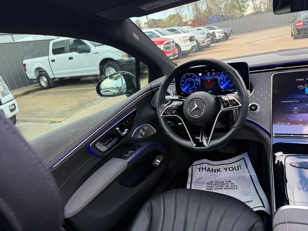 Mercedes-Benz EQS Vehicle Full-screen Gallery Image 19