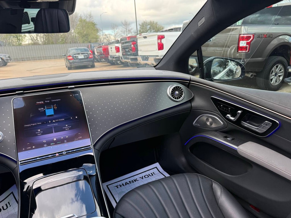 Mercedes-Benz EQS Vehicle Full-screen Gallery Image 20