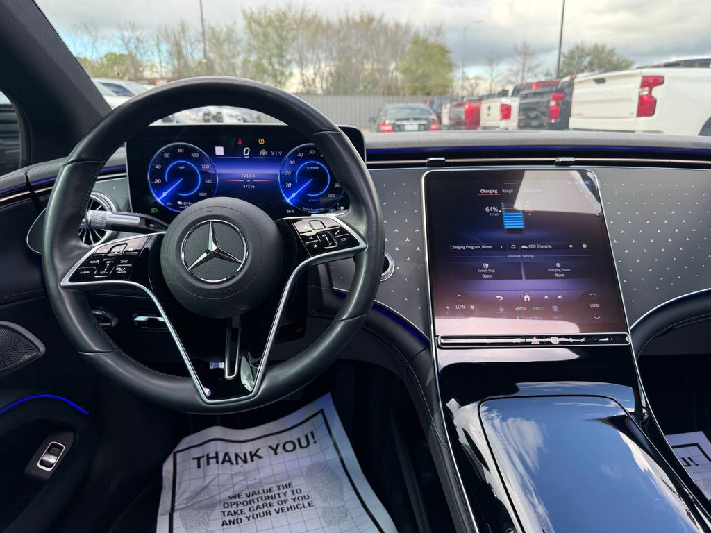 Mercedes-Benz EQS Vehicle Full-screen Gallery Image 21