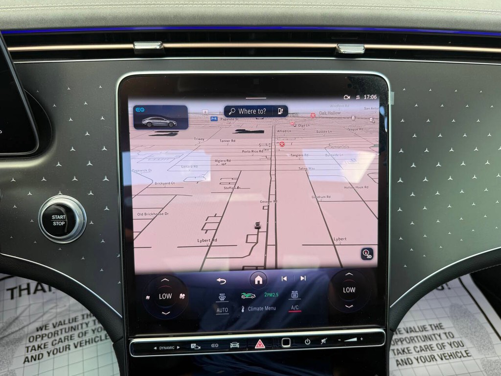 Mercedes-Benz EQS Vehicle Full-screen Gallery Image 25