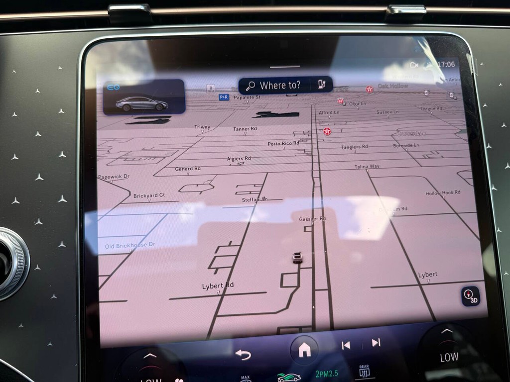 Mercedes-Benz EQS Vehicle Full-screen Gallery Image 27