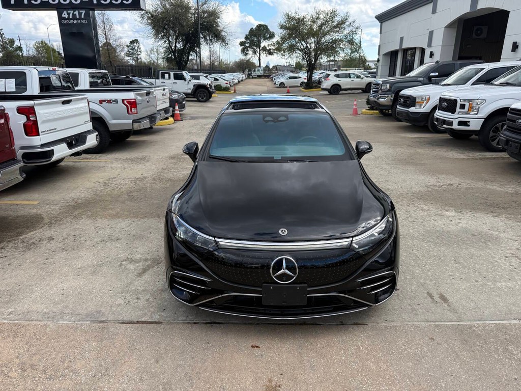 Mercedes-Benz EQS Vehicle Full-screen Gallery Image 40