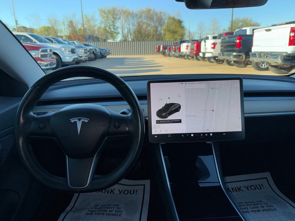 Tesla Model 3 Vehicle Full-screen Gallery Image 21