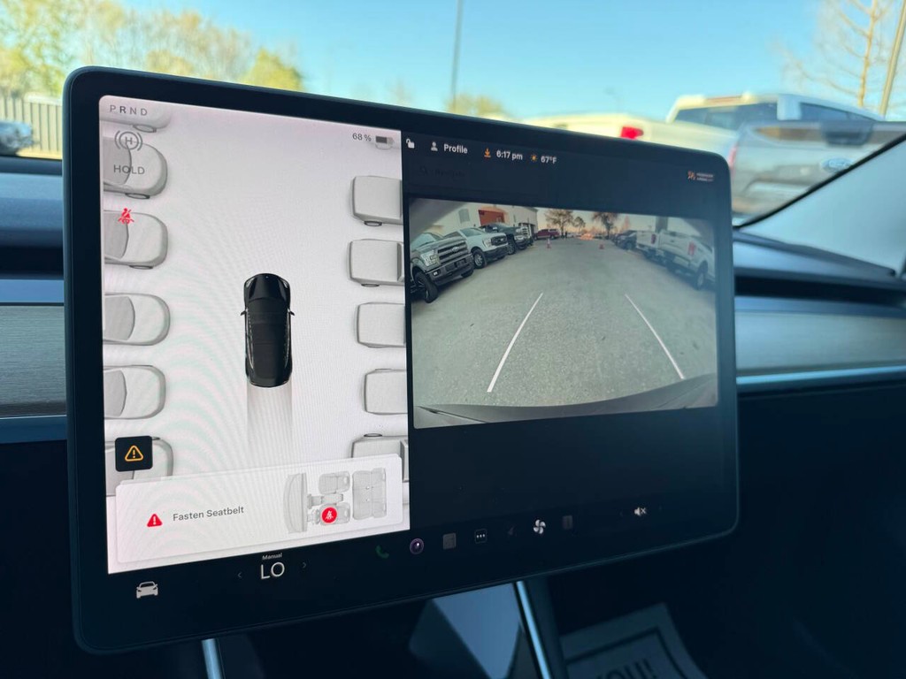 Tesla Model 3 Vehicle Full-screen Gallery Image 25