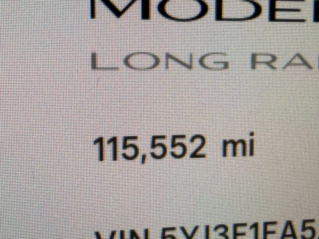 Tesla Model 3 Vehicle Full-screen Gallery Image 28