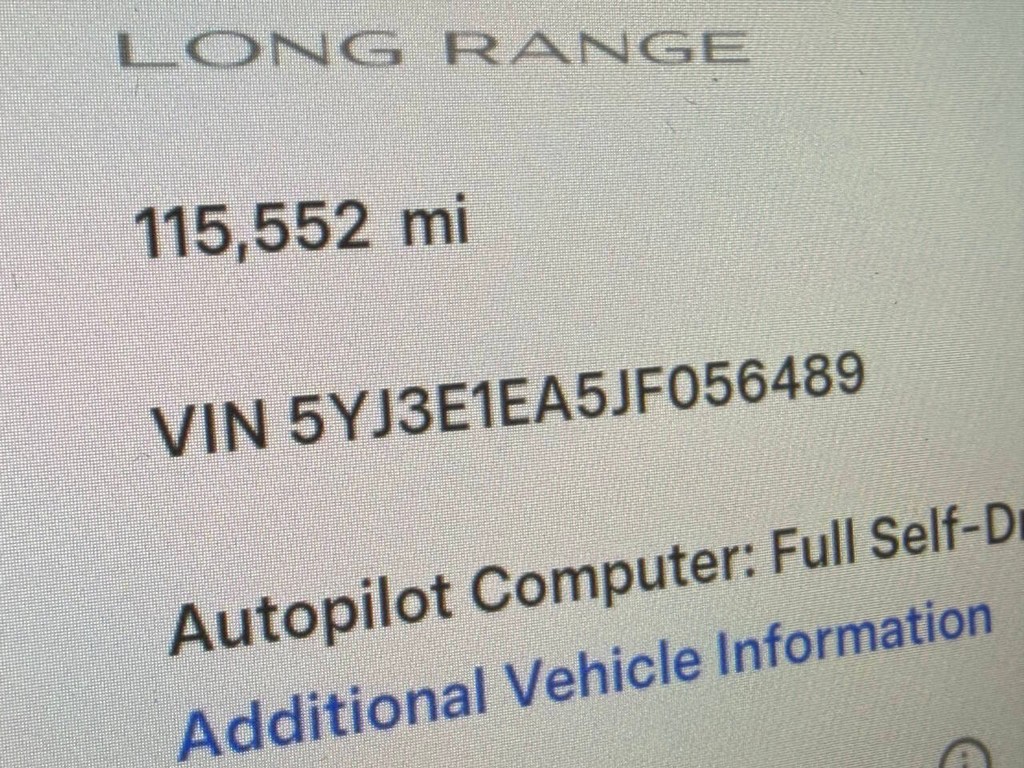 Tesla Model 3 Vehicle Full-screen Gallery Image 29