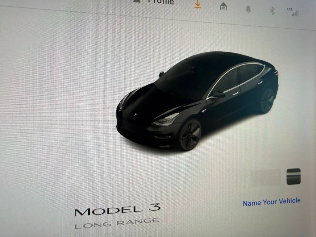 Tesla Model 3 Vehicle Full-screen Gallery Image 30