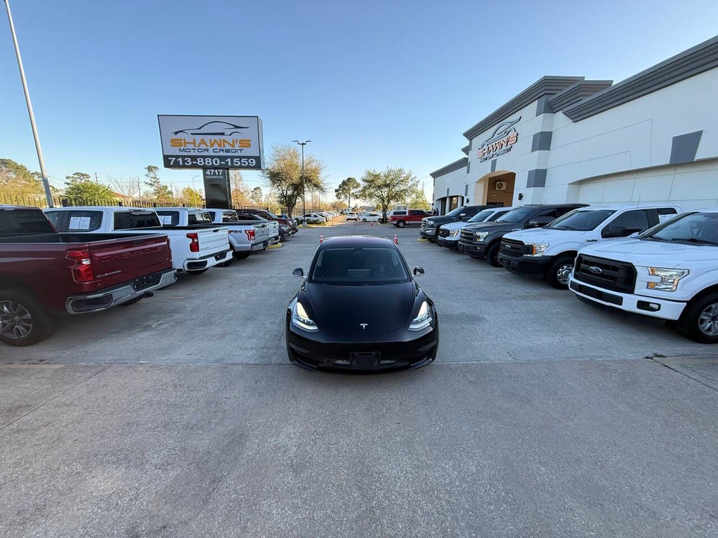 Tesla Model 3 Vehicle Full-screen Gallery Image 39