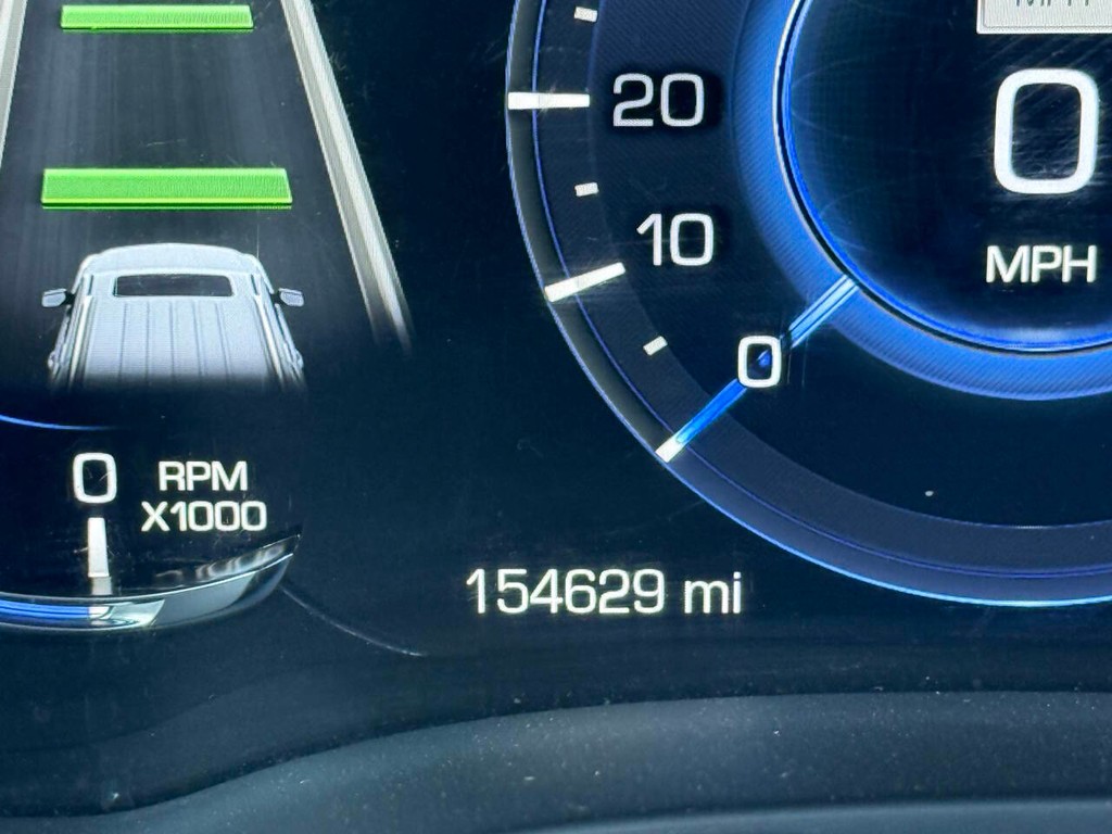 Cadillac Escalade ESV Vehicle Full-screen Gallery Image 34