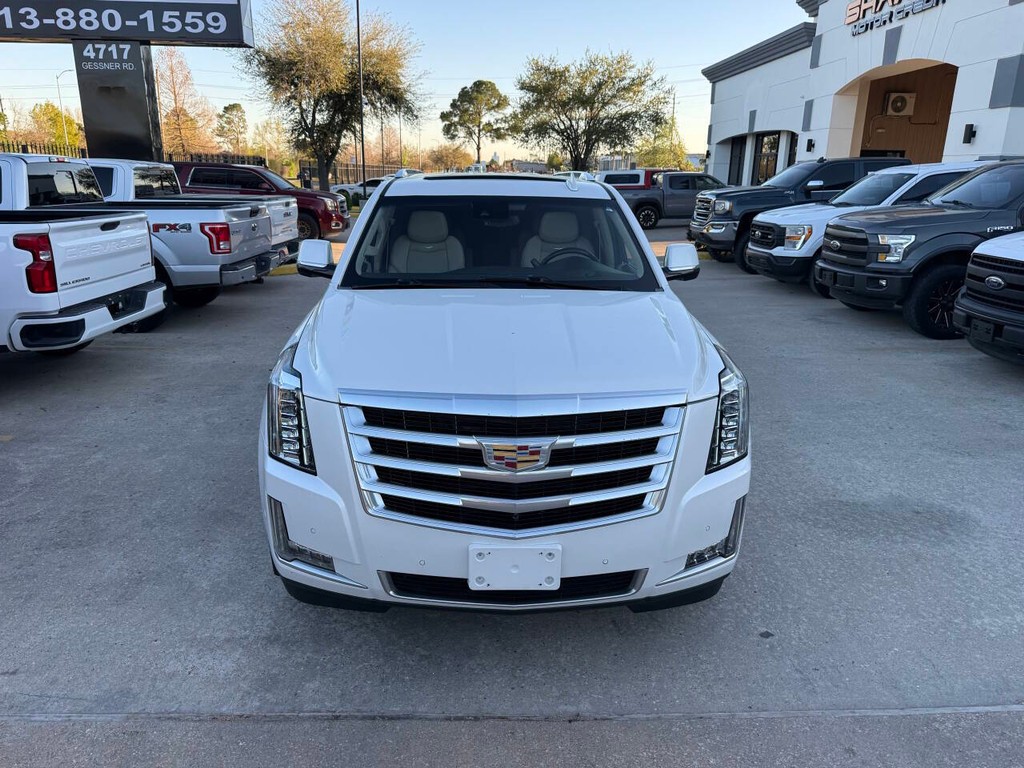 Cadillac Escalade ESV Vehicle Full-screen Gallery Image 41