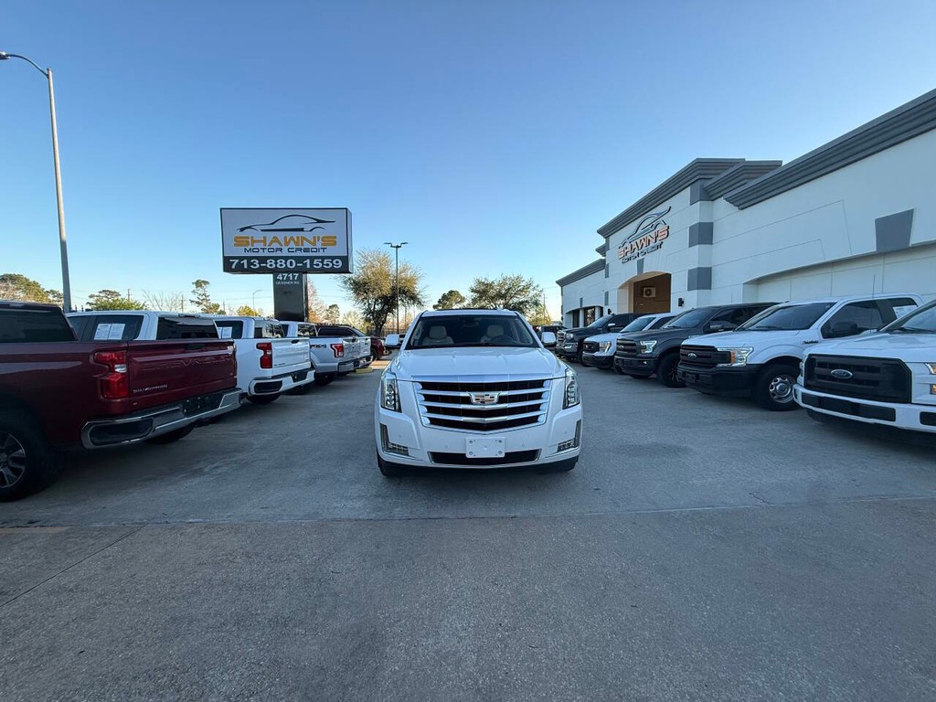 Cadillac Escalade ESV Vehicle Full-screen Gallery Image 44