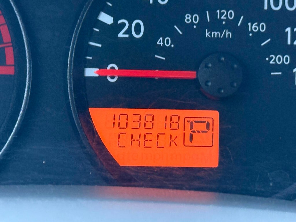 Nissan Frontier Vehicle Full-screen Gallery Image 31