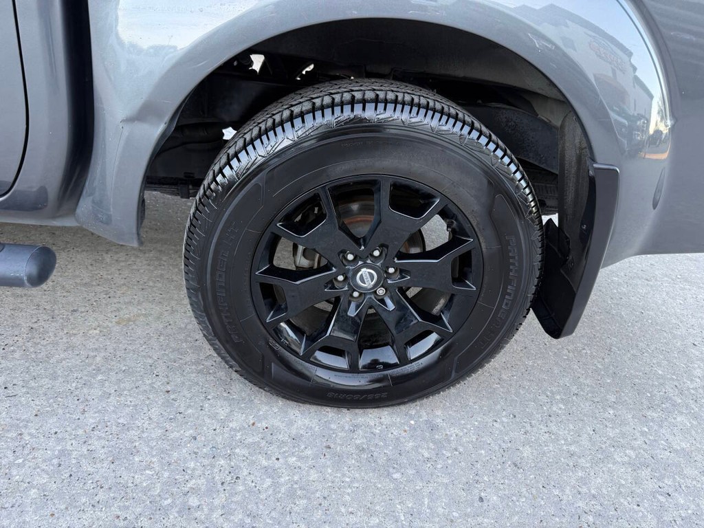 Nissan Frontier Vehicle Full-screen Gallery Image 34