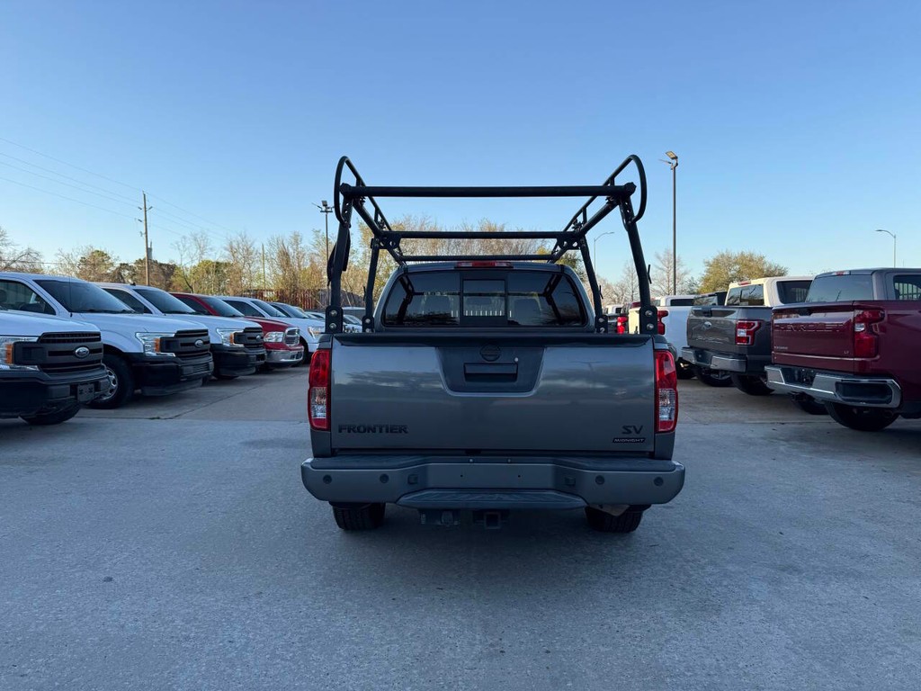 Nissan Frontier Vehicle Full-screen Gallery Image 36