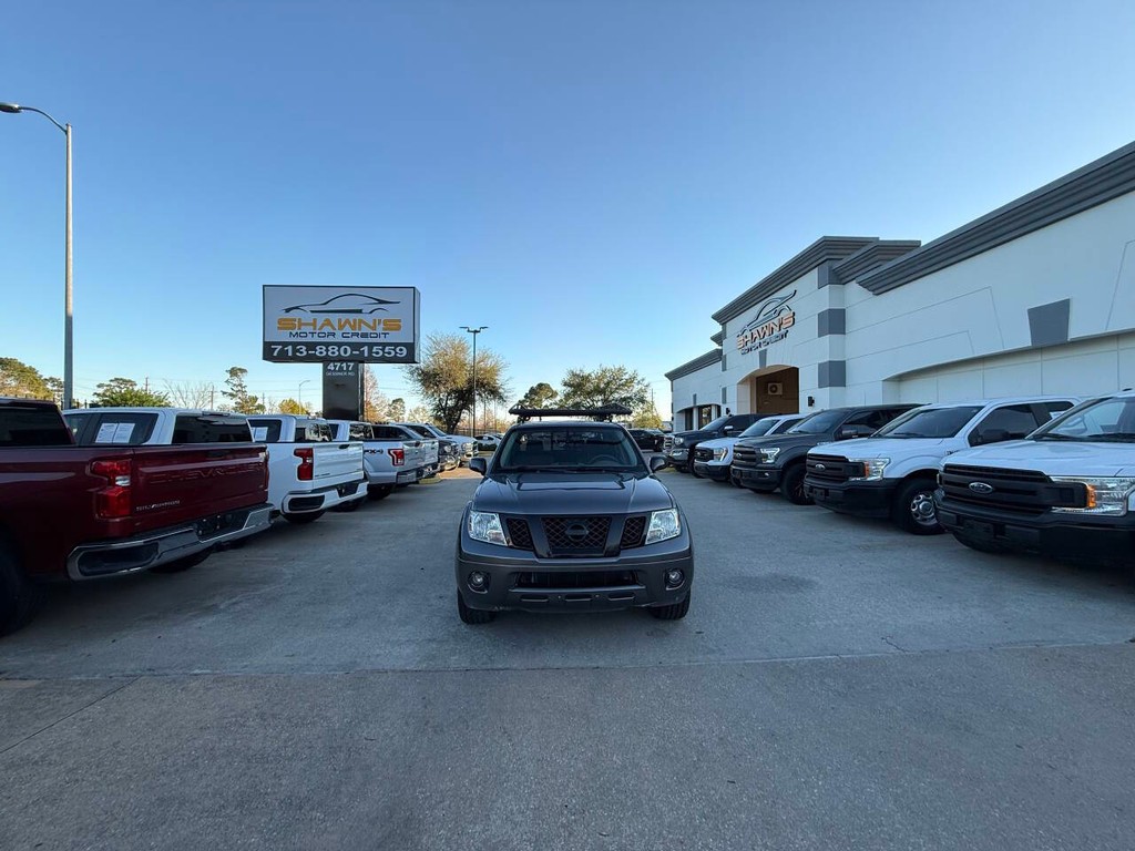 Nissan Frontier Vehicle Full-screen Gallery Image 41