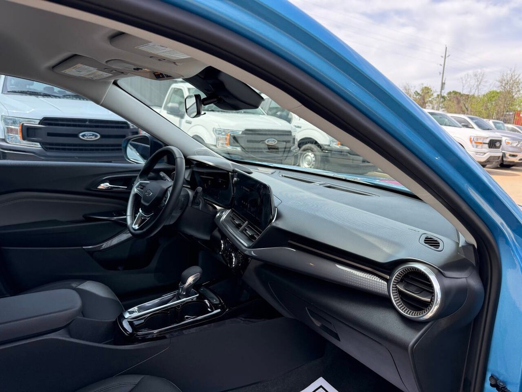 Chevrolet Trax Vehicle Full-screen Gallery Image 09