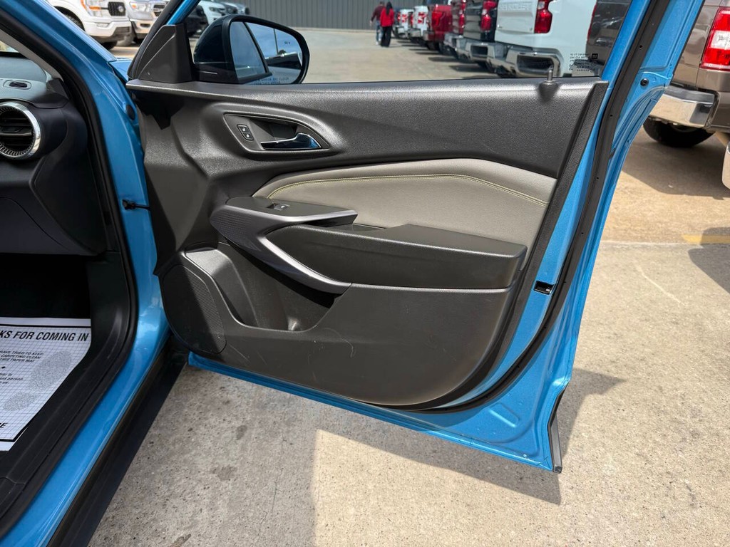 Chevrolet Trax Vehicle Full-screen Gallery Image 11