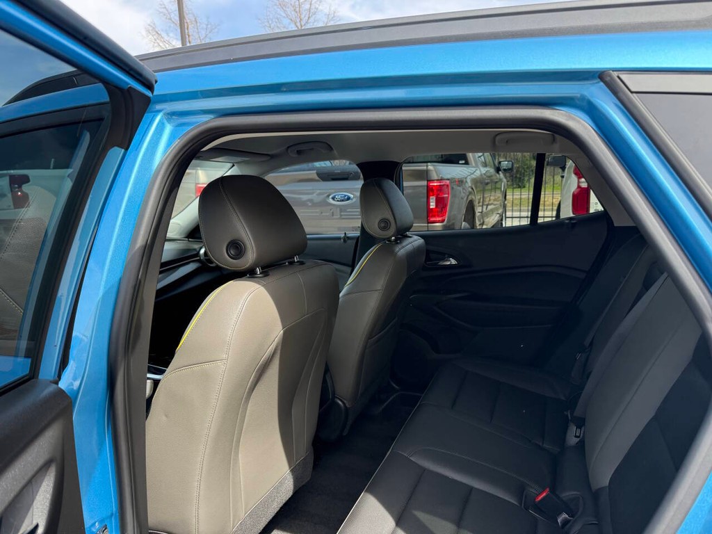 Chevrolet Trax Vehicle Full-screen Gallery Image 12