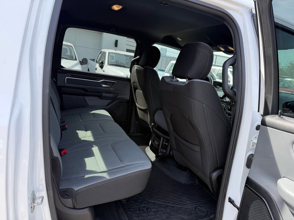 Ram 1500 Vehicle Full-screen Gallery Image 15