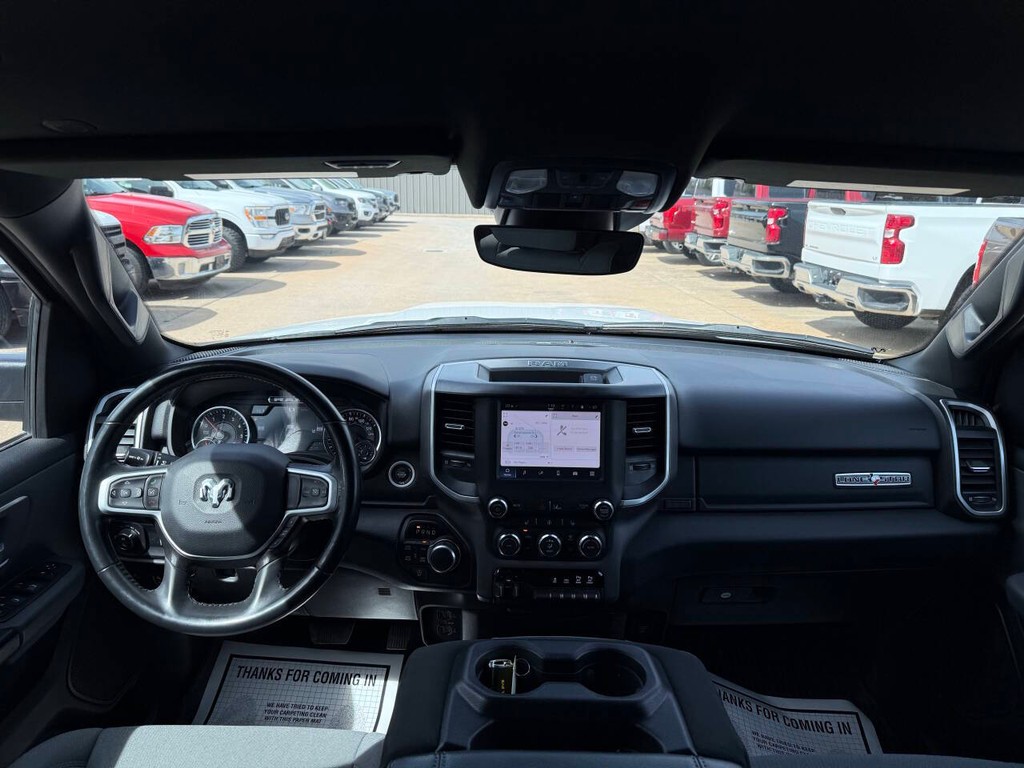 Ram 1500 Vehicle Full-screen Gallery Image 17