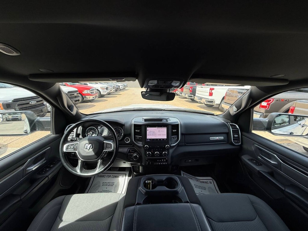 Ram 1500 Vehicle Full-screen Gallery Image 18