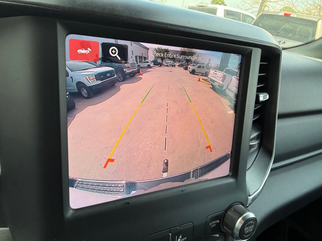 Ram 1500 Vehicle Full-screen Gallery Image 26