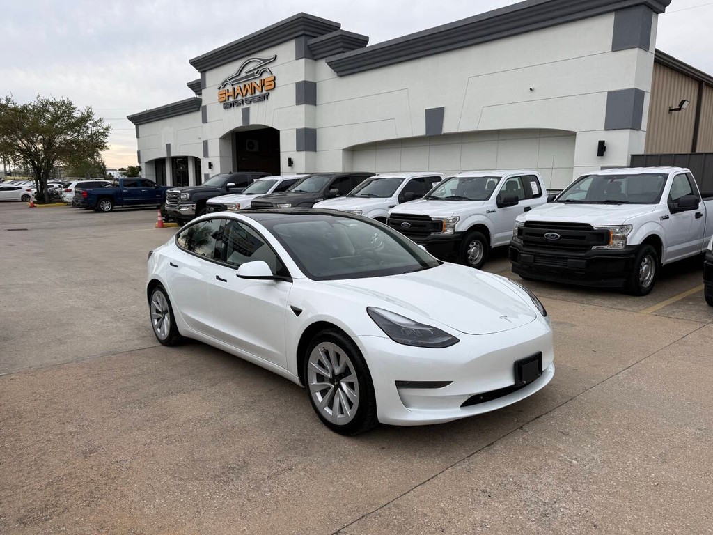 Tesla Model 3 Vehicle Full-screen Gallery Image 02