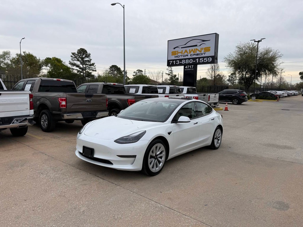 Tesla Model 3 Vehicle Full-screen Gallery Image 03