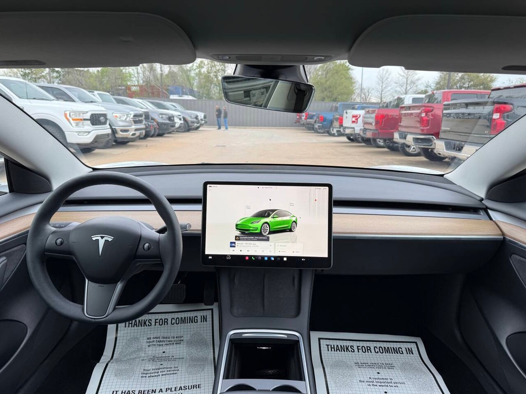 Tesla Model 3 Vehicle Full-screen Gallery Image 17