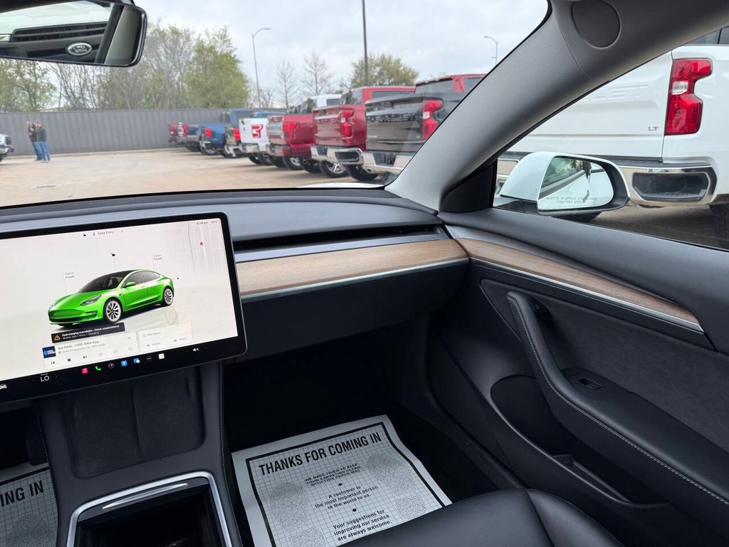 Tesla Model 3 Vehicle Full-screen Gallery Image 20