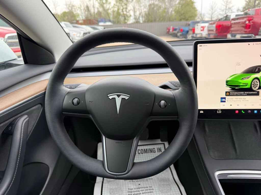 Tesla Model 3 Vehicle Full-screen Gallery Image 21