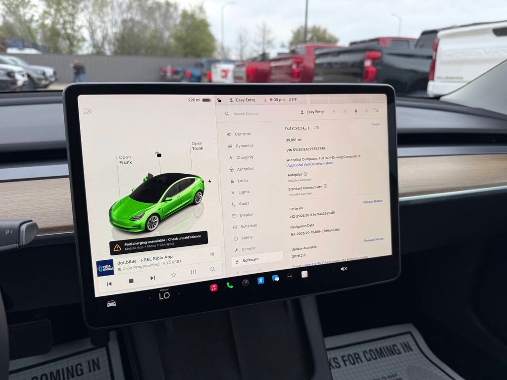 Tesla Model 3 Vehicle Full-screen Gallery Image 27