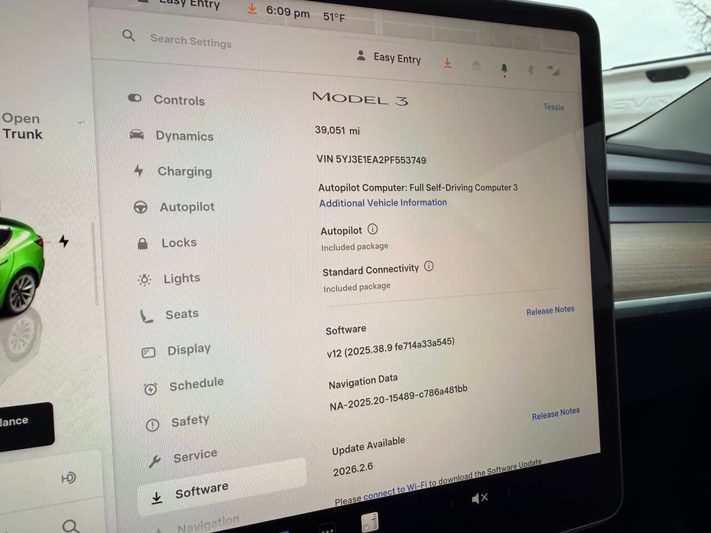 Tesla Model 3 Vehicle Full-screen Gallery Image 28