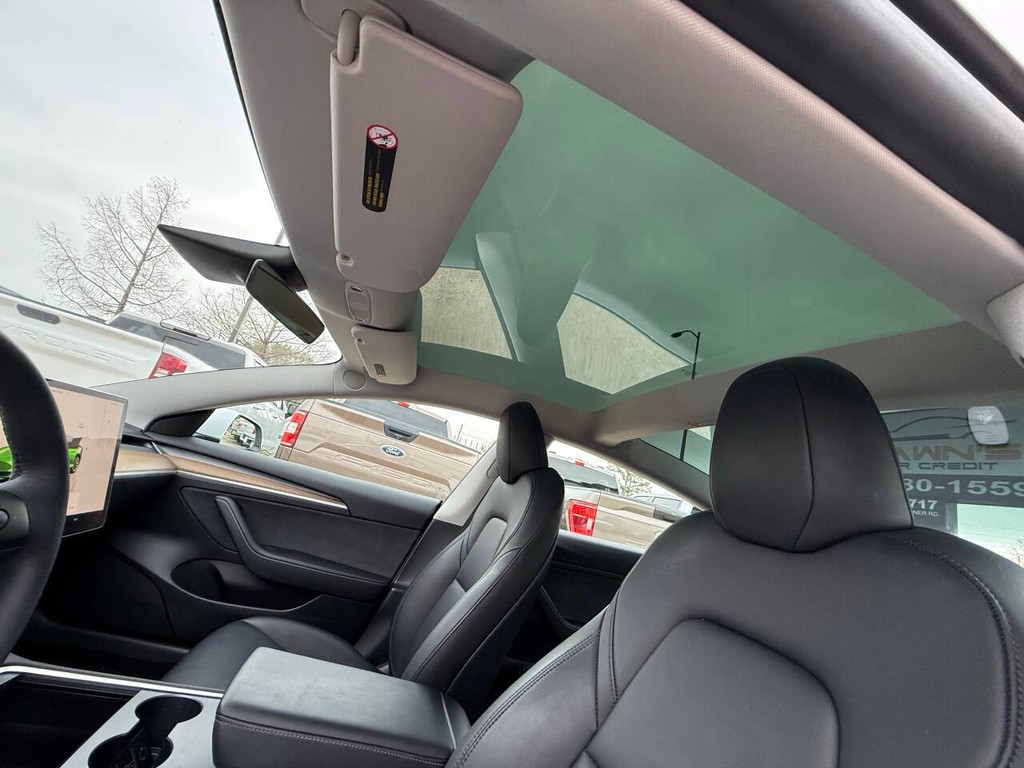 Tesla Model 3 Vehicle Full-screen Gallery Image 29