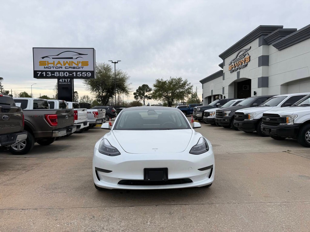 Tesla Model 3 Vehicle Full-screen Gallery Image 39