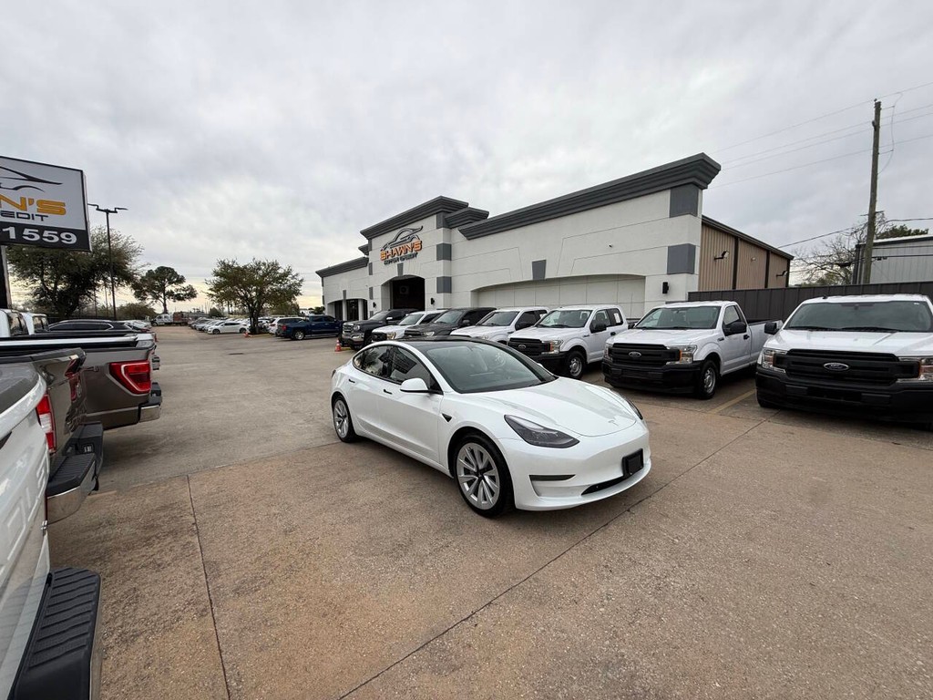 Tesla Model 3 Vehicle Full-screen Gallery Image 43