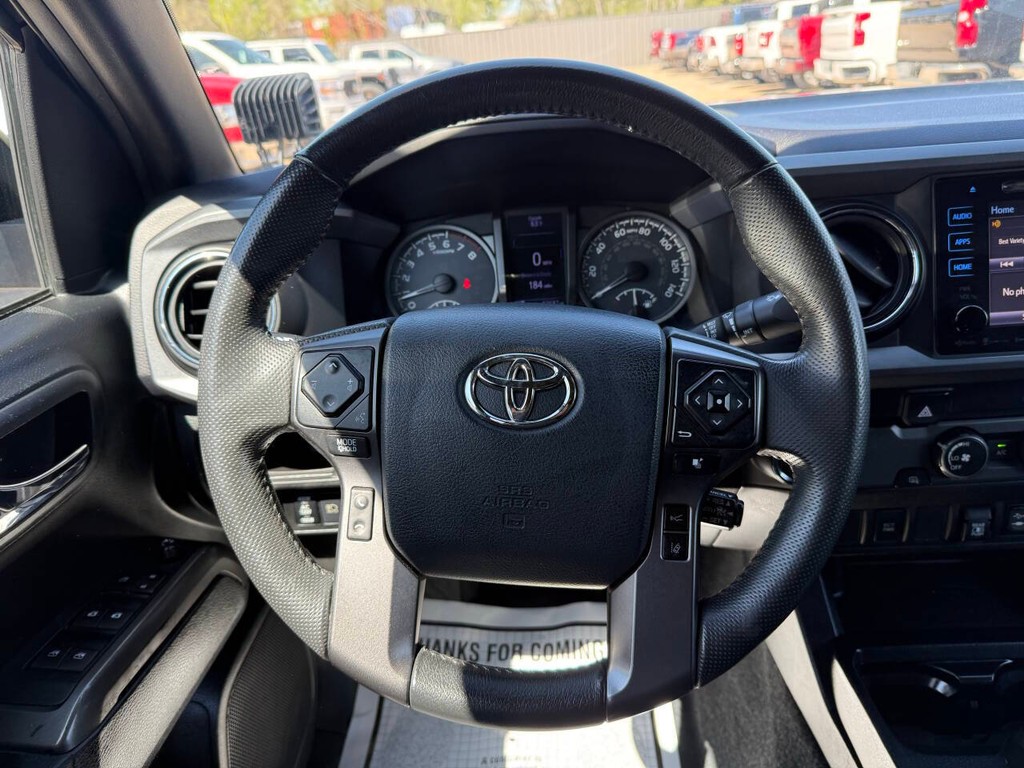 Toyota Tacoma 2WD Vehicle Full-screen Gallery Image 22