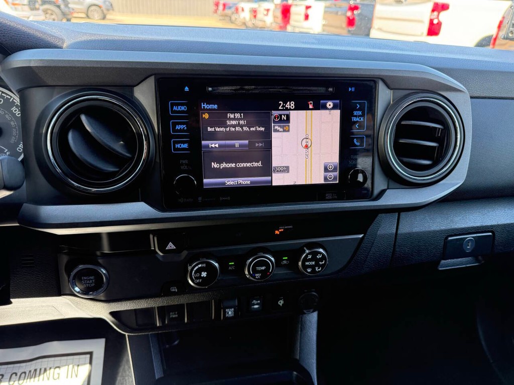 Toyota Tacoma 2WD Vehicle Full-screen Gallery Image 24