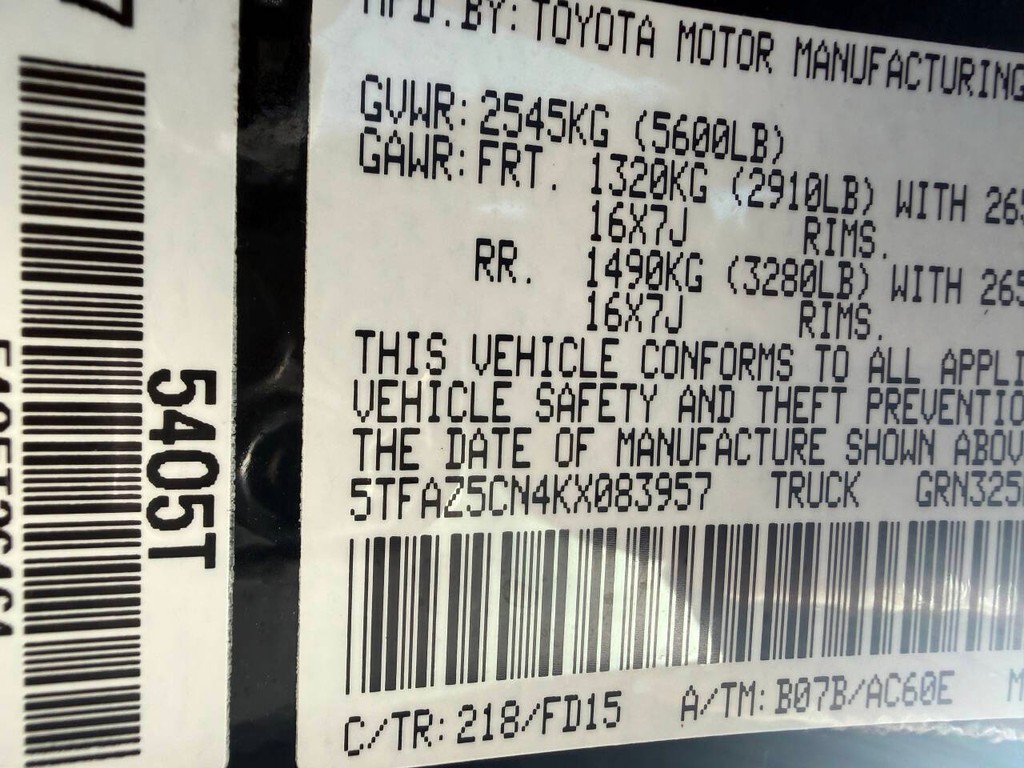 Toyota Tacoma 2WD Vehicle Full-screen Gallery Image 34