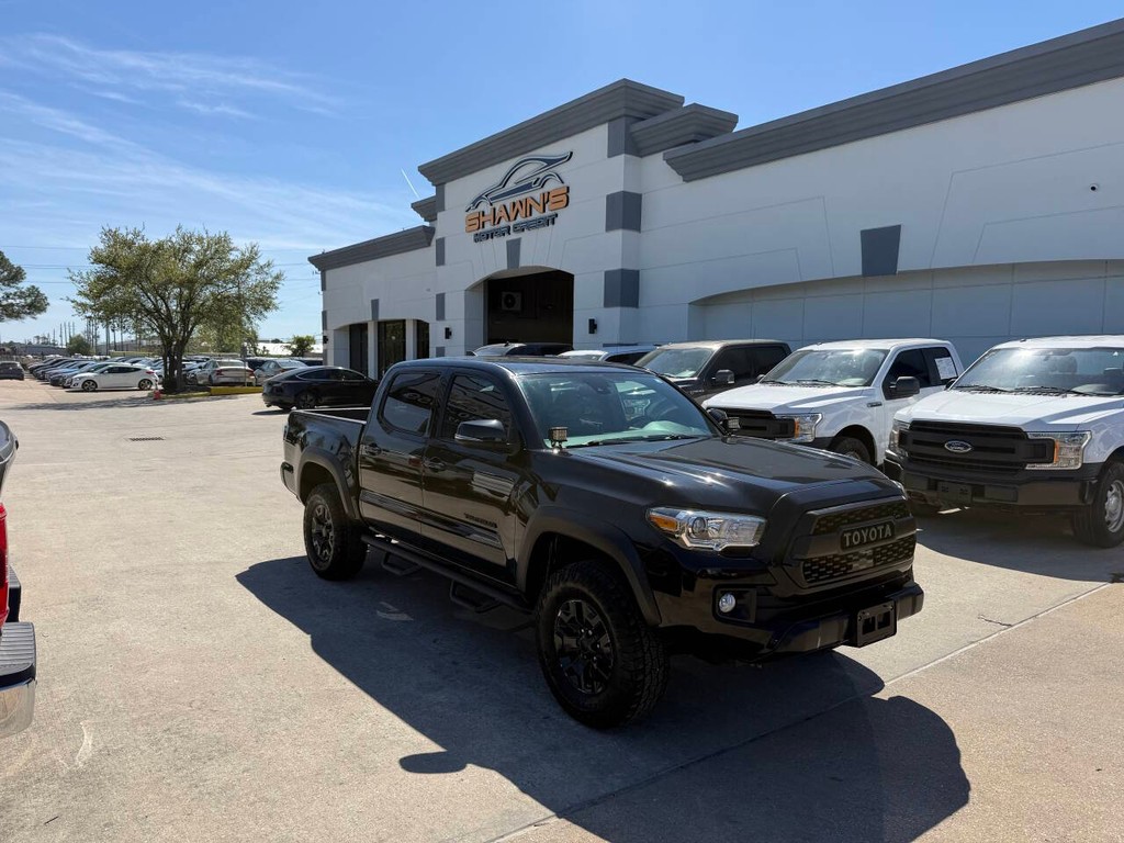 Toyota Tacoma 2WD Vehicle Full-screen Gallery Image 42