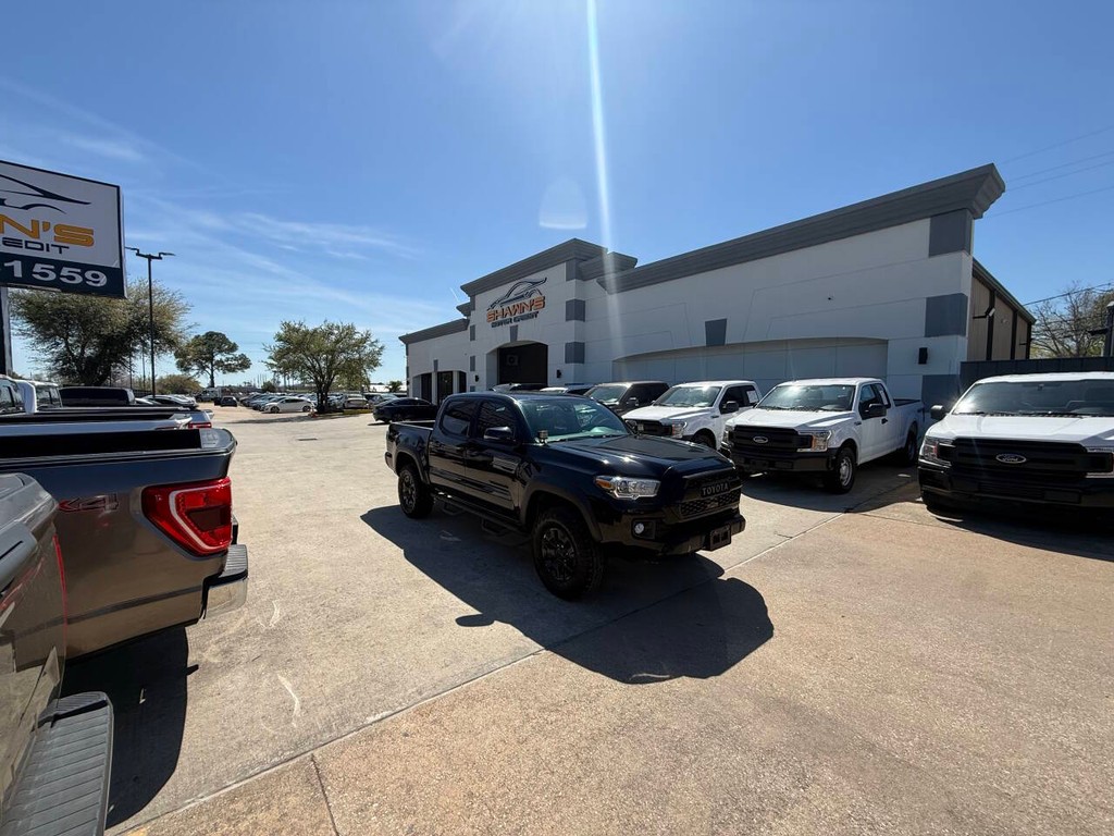 Toyota Tacoma 2WD Vehicle Full-screen Gallery Image 44