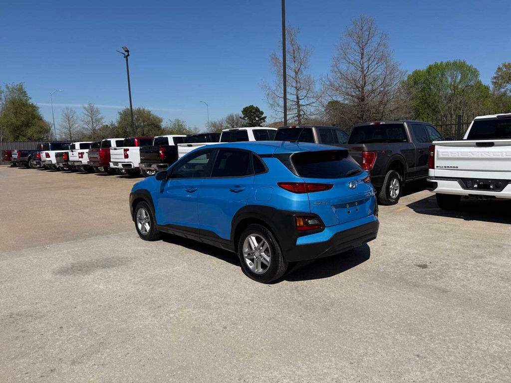 Hyundai Kona Vehicle Full-screen Gallery Image 04