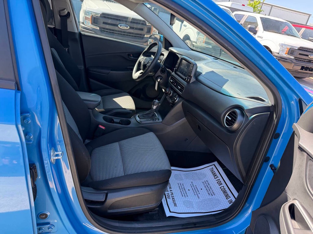 Hyundai Kona Vehicle Full-screen Gallery Image 10