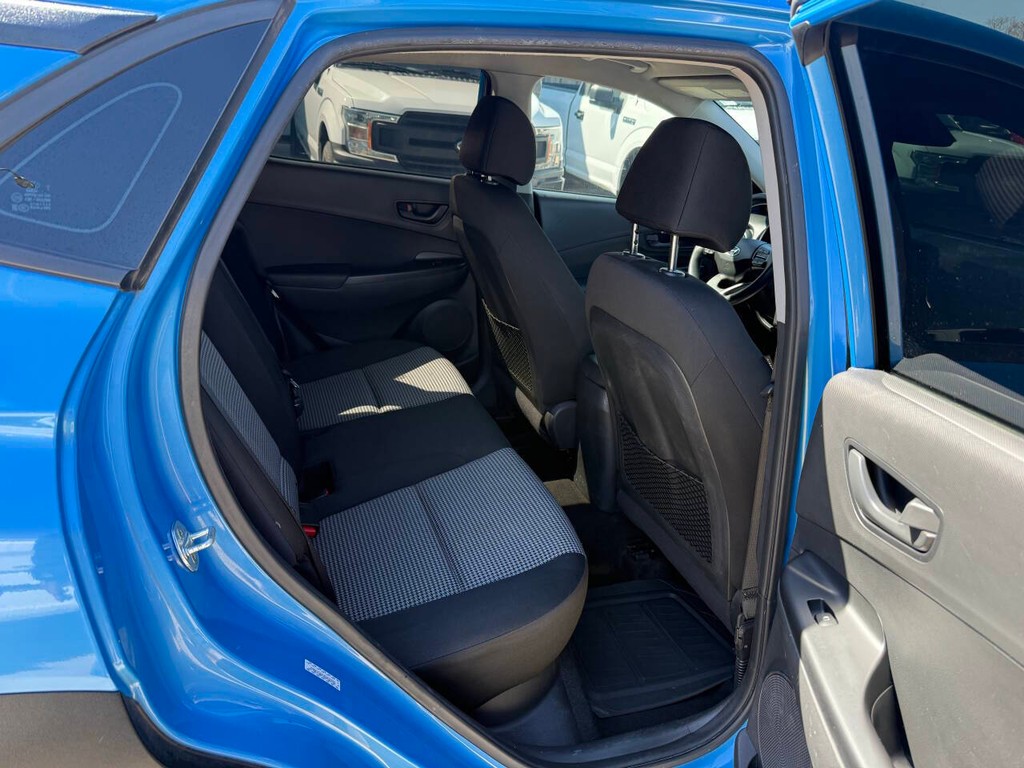 Hyundai Kona Vehicle Full-screen Gallery Image 15